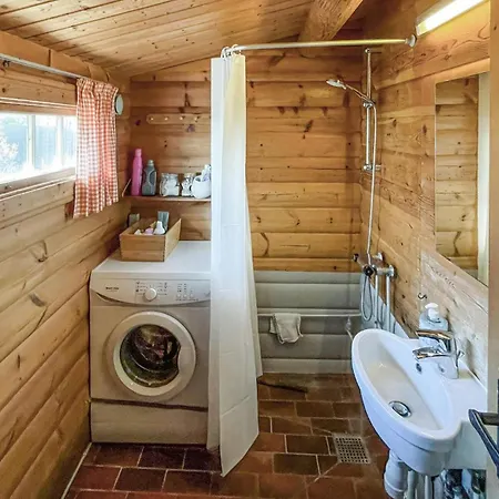 Holiday home Gorgeous In Vaeggerlose With Wifi